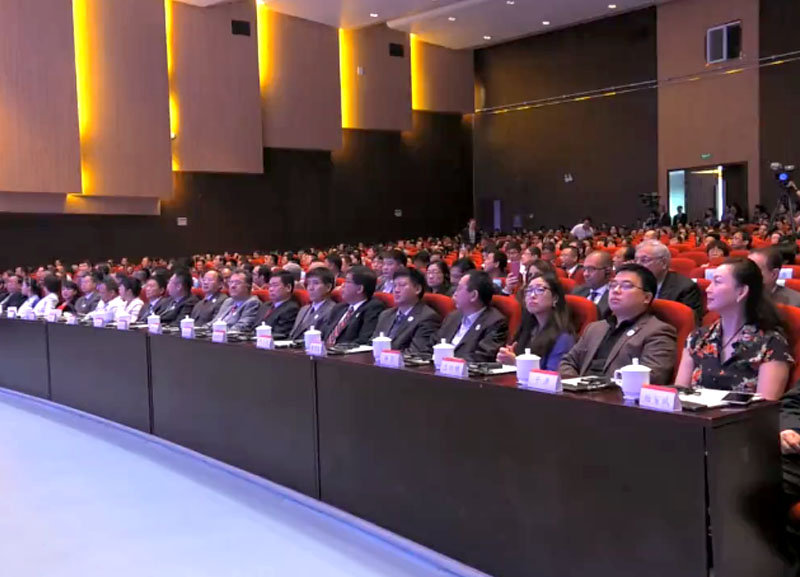 每个妇女，，，，，，，，每个儿童启动仪式